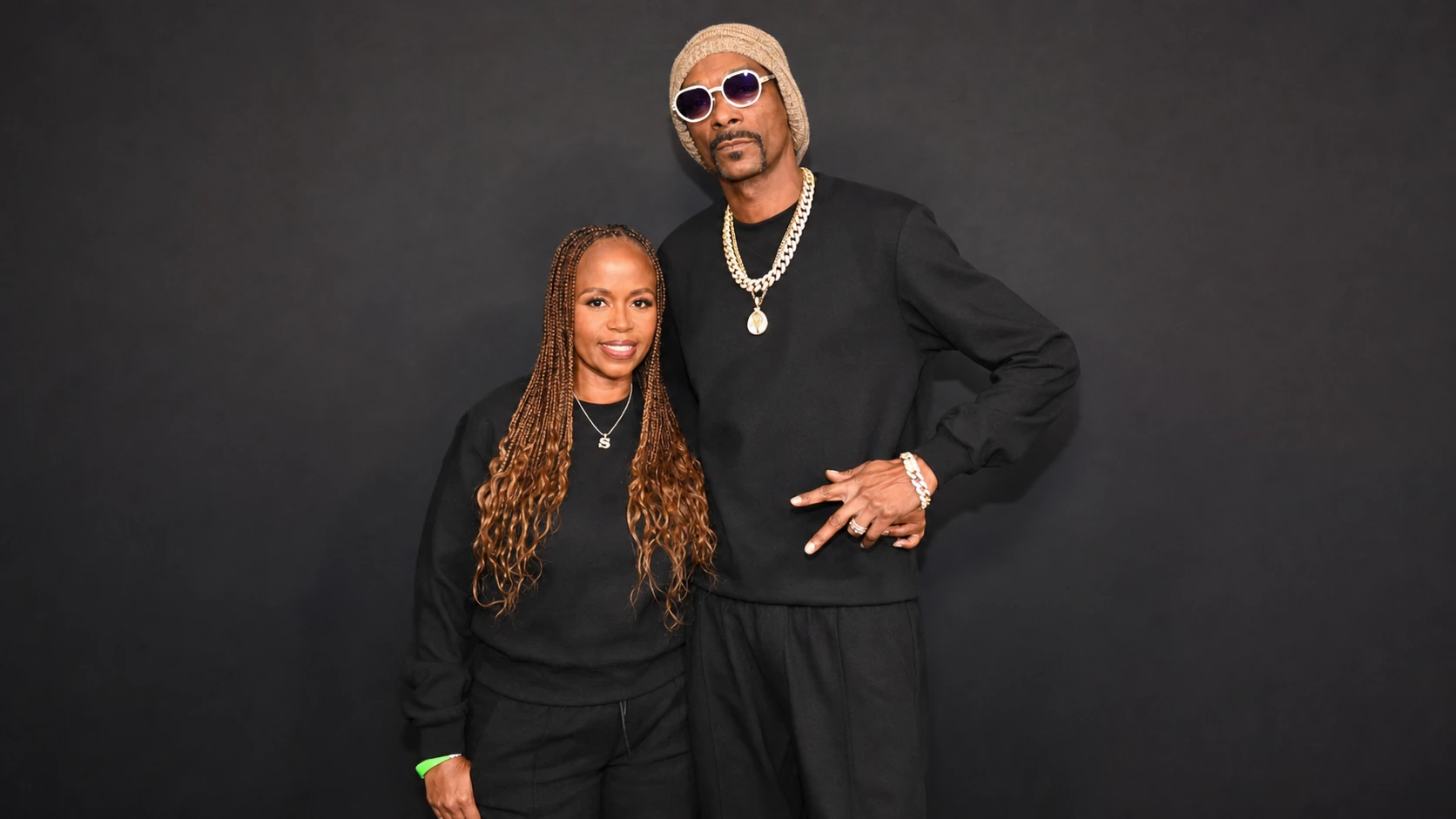 Relationship with Snoop Dogg - laurie holmond